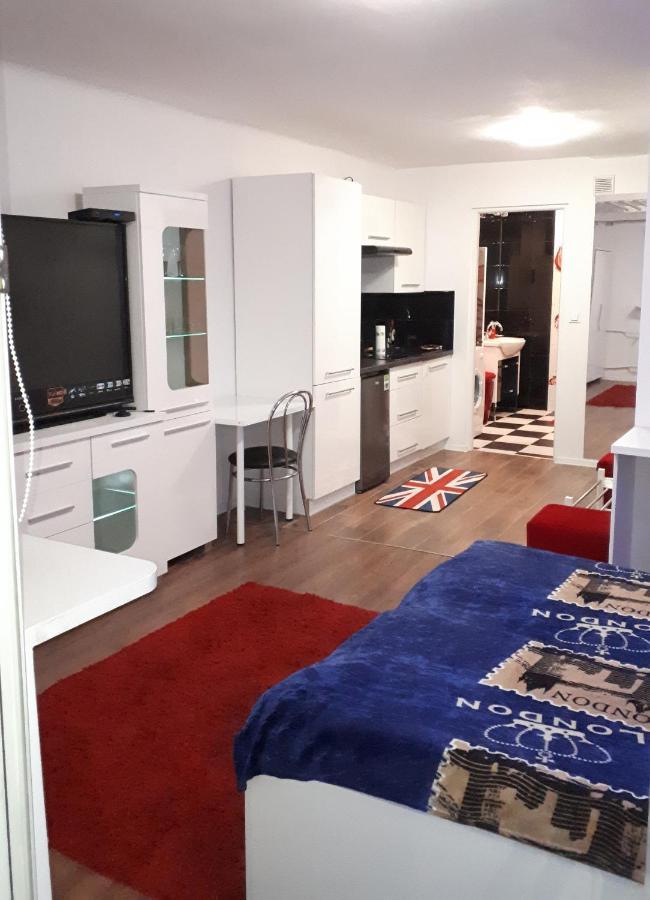 Apartament Centrum Panoramiczna Big Ben Z Balkonem-- Klimatyzacja-- Кельце Екстер'єр фото